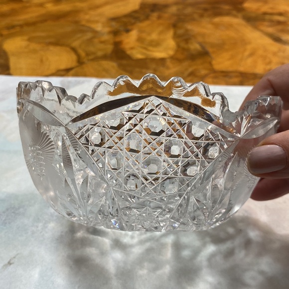 Beautiful design crystal led bowl very nice condition - Picture 3 of 5